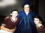 Margaret Berry e i suoi figli Andrew (sin) e Will Margaret Berry e i suoi figli Andrew (sin) e Will