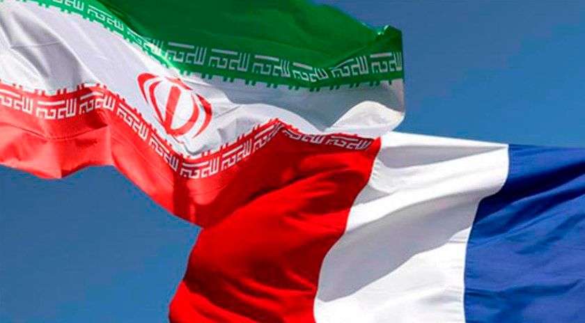 IRAN - French and Iranian flags